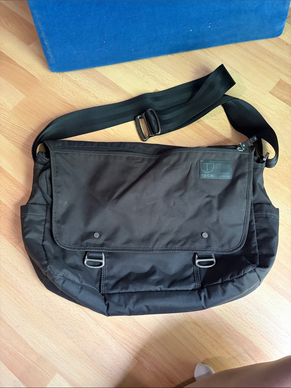 T Tech by Tumi Nylon Messenger Bag for Men - Durable Everyday Crossbody